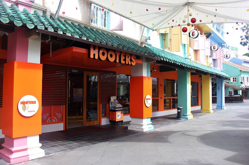 Hooters At Clarke Quay