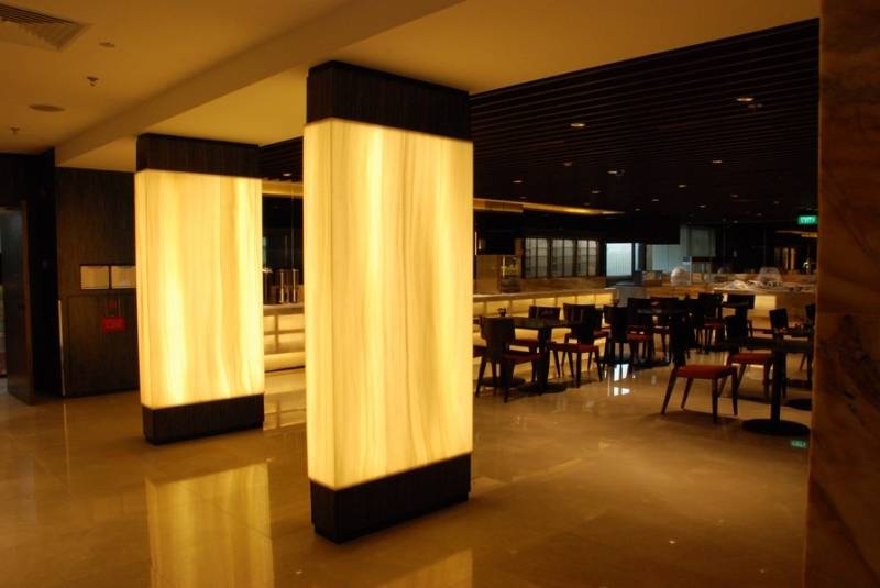 SIA SILVER KRIS FLYER LOUNGE