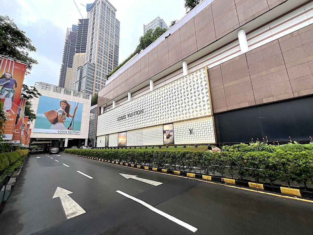 Louis Vuitton at Plaza Indonesia Mall Jakarta (Facade)