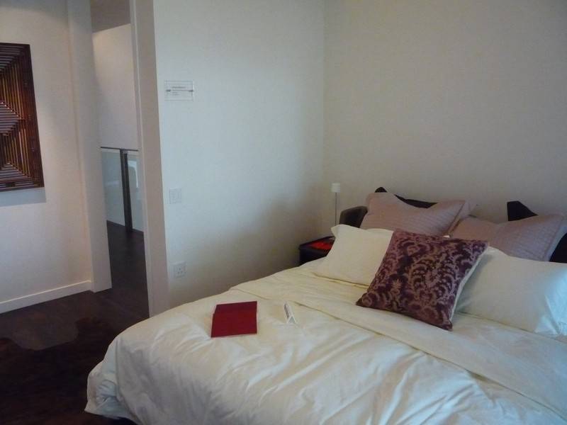 WESTWOOD SHOWFLAT