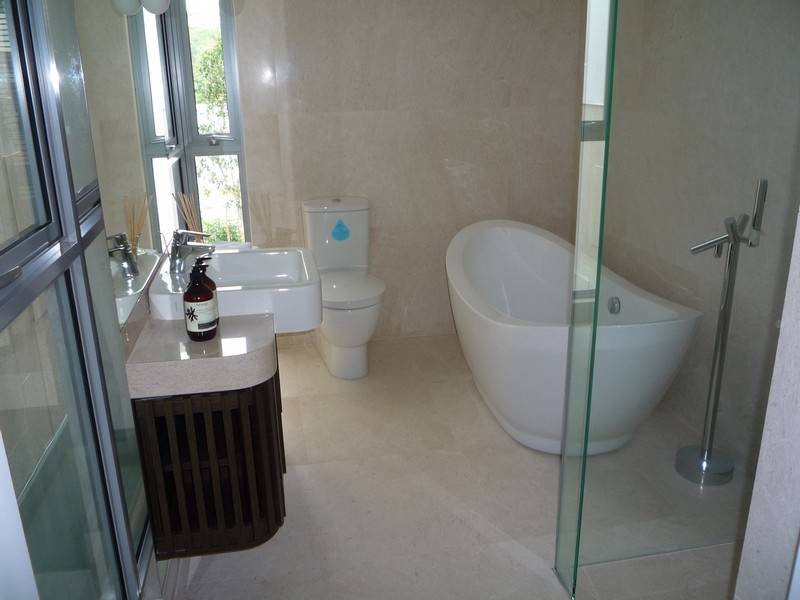 WESTWOOD SHOWFLAT