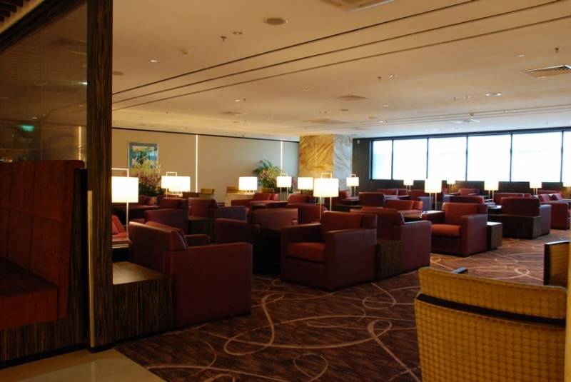 SIA SILVER KRIS FLYER LOUNGE