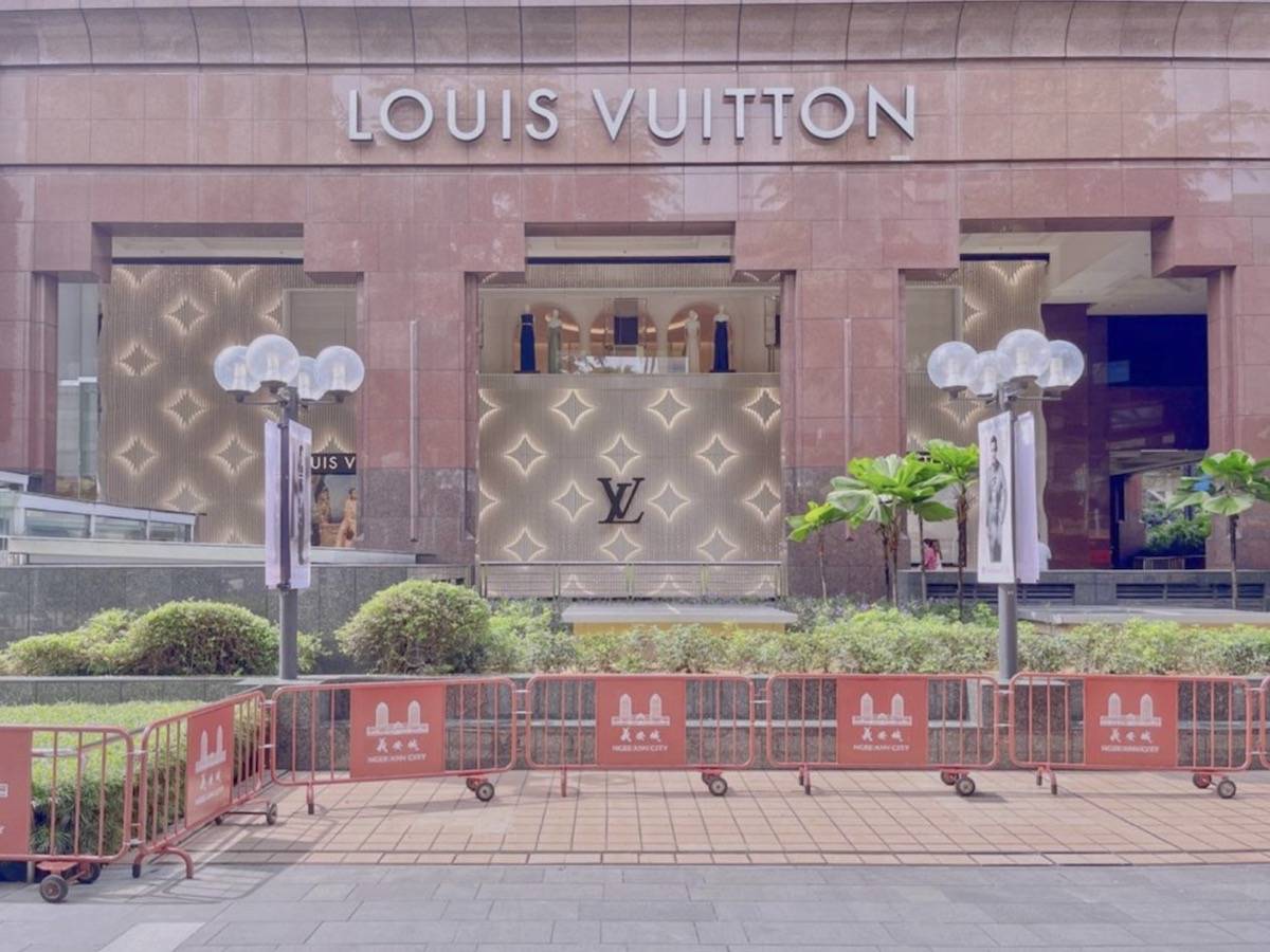 Louis Vuitton at Ngee Ann City Takashimaya (Facade)
