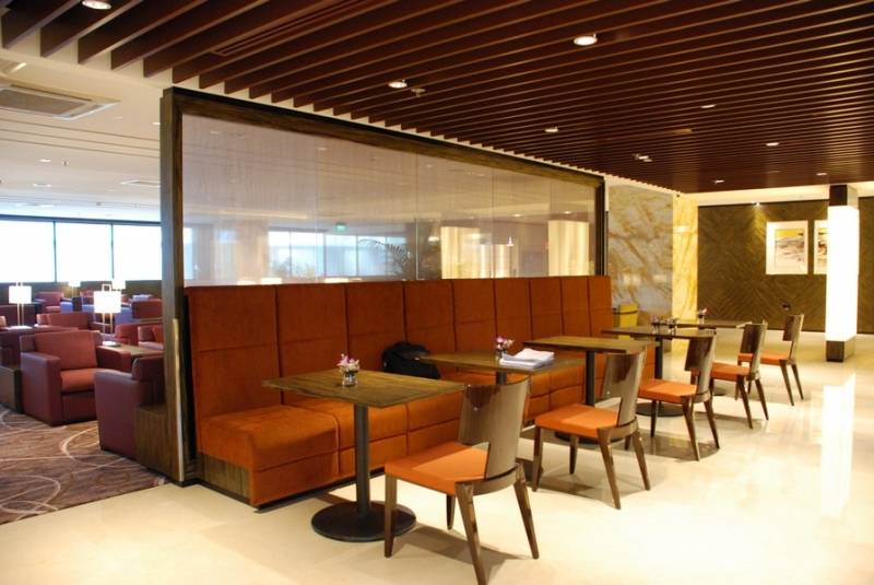 SIA SILVER KRIS FLYER LOUNGE
