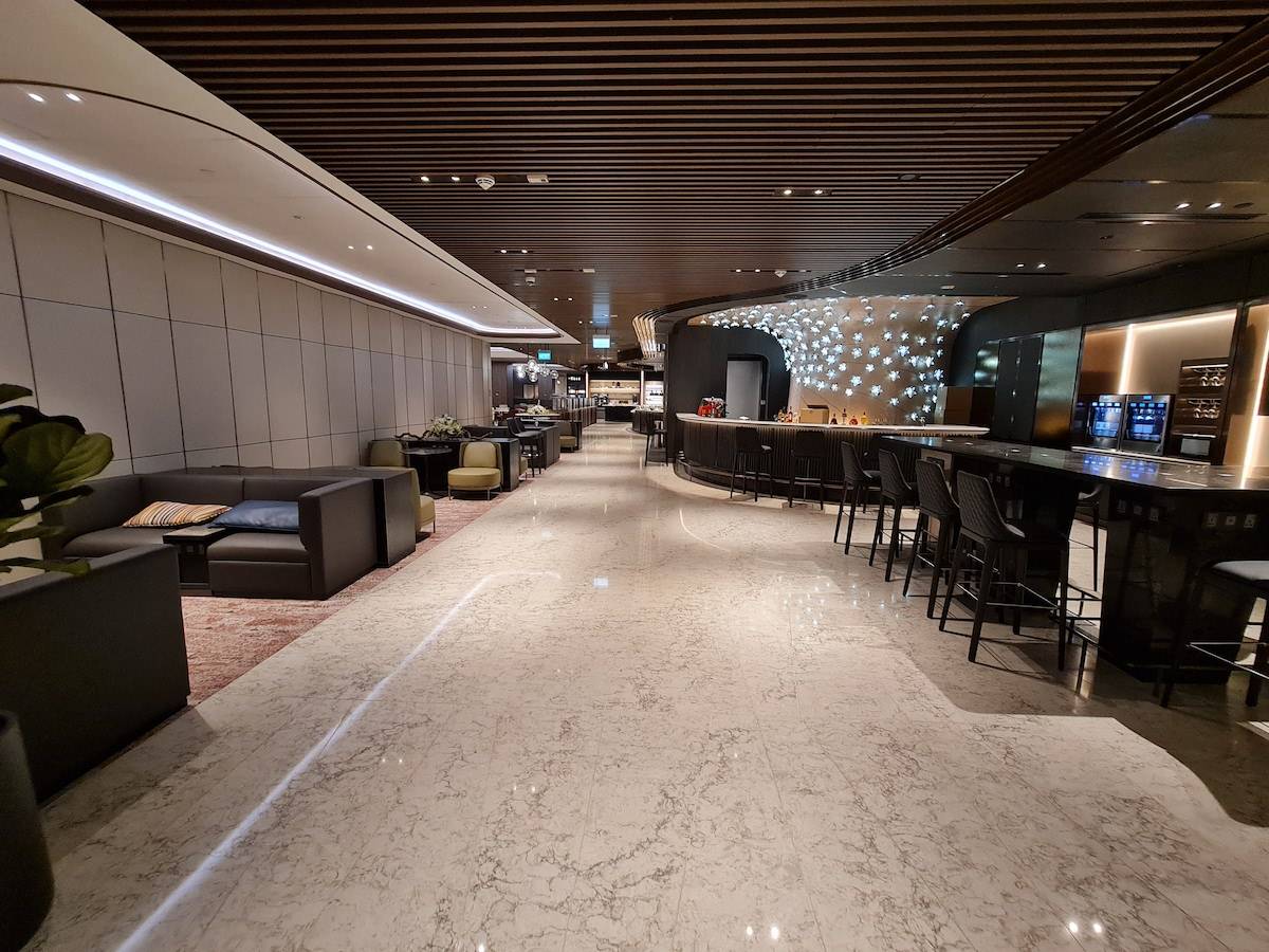 SILVERKRIS LOUNGE AT CHANGI AIRPORT TERMINAL 3