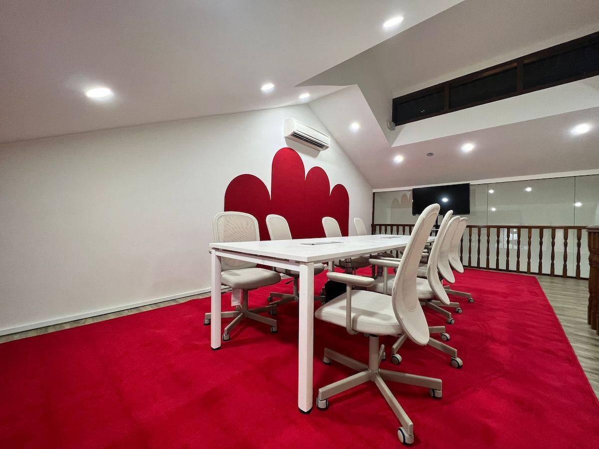 CHRISTIAN LOUBOUTIN OFFICE