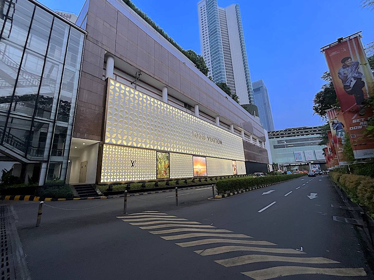 Louis Vuitton at Plaza Indonesia Mall Jakarta (Facade)