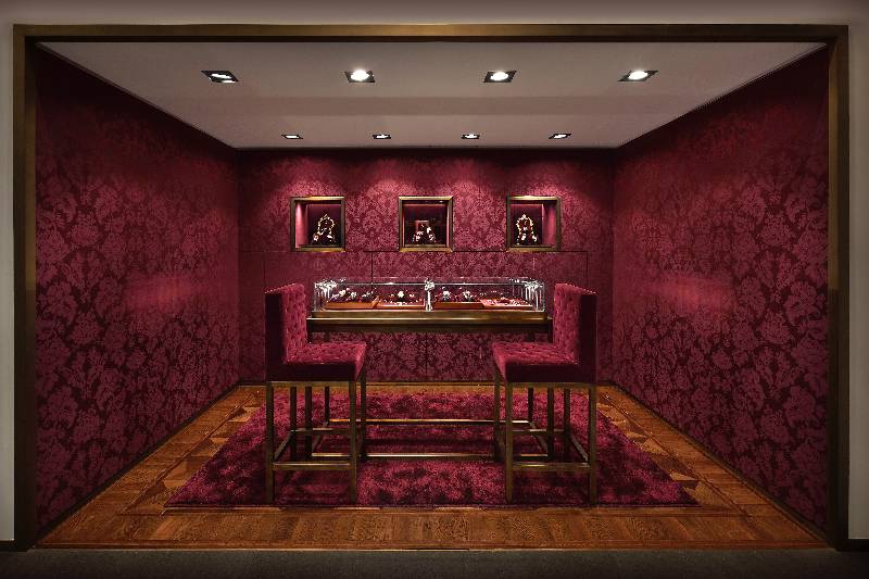 Dolce & Gabbana at ION Orchard (2015)