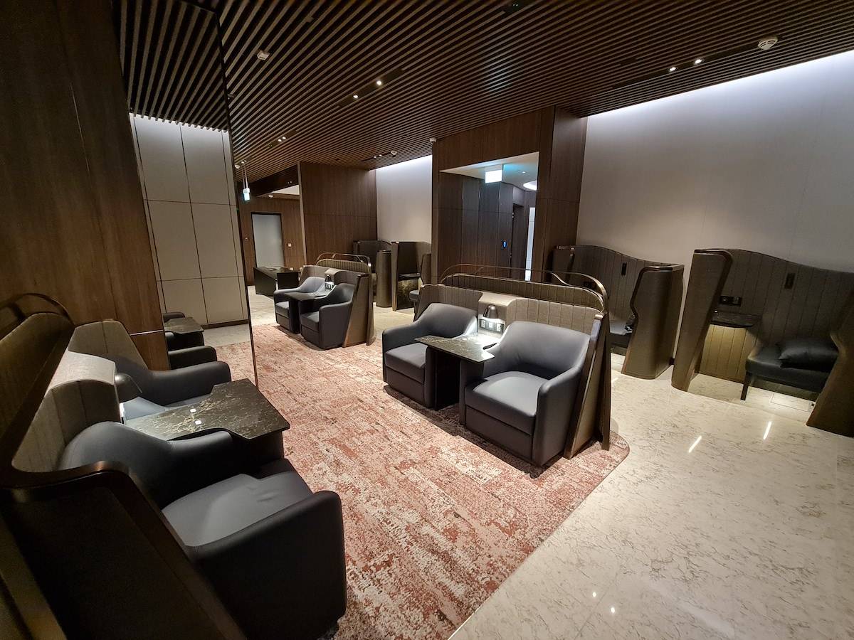 SILVERKRIS LOUNGE AT CHANGI AIRPORT TERMINAL 3