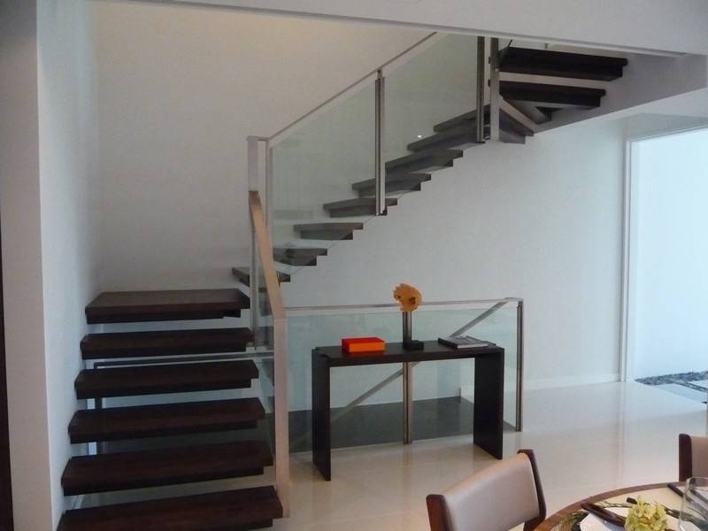 WESTWOOD SHOWFLAT